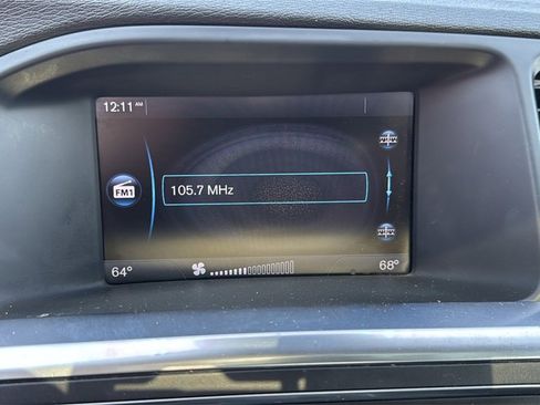 Used 2015 Volvo V60 T5 image 26