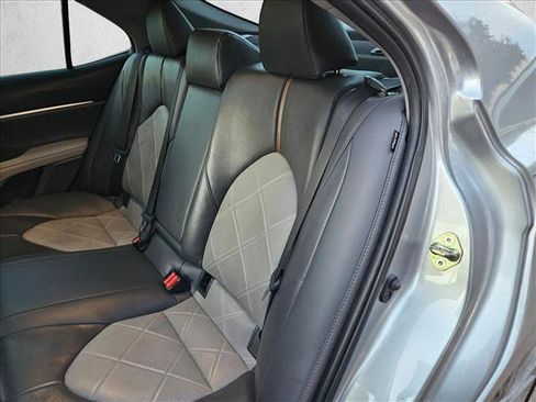 Used 2019 Toyota Camry XLE image 21