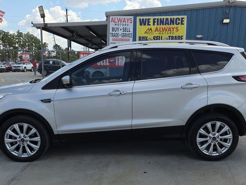 Used 2017 Ford Escape Titanium image 10