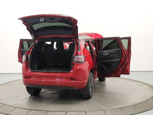 Used 2024 Jeep Compass Limited w/ High Altitude Package image 14