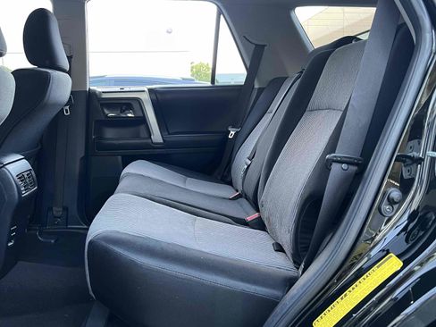 Used 2014 Toyota 4Runner SR5 image 39