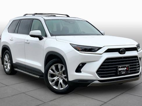 Used 2026 Toyota Grand Highlander Limited image 3