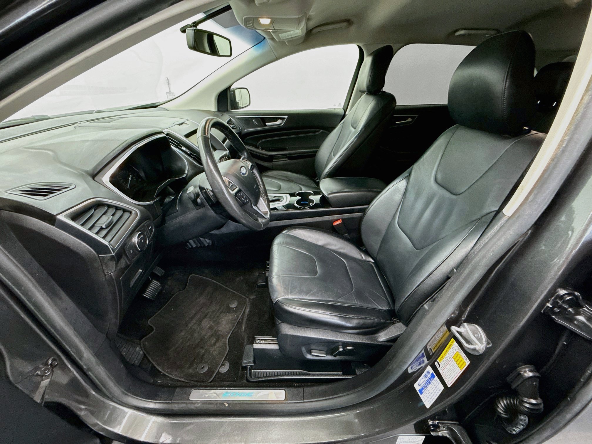 Used 2015 Ford Edge Titanium w/ Technology Package FWD image 13