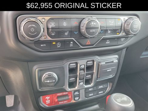 Used 2023 Jeep Wrangler Unlimited Rubicon w/ Cold Weather Group AWD/4WD image 26