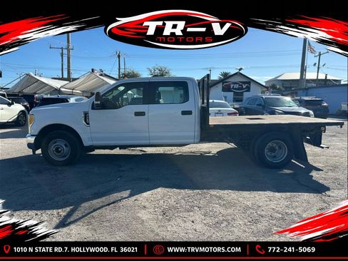 Used 2017 Ford F350 XL w/ Power Equipment Group RWD image 9