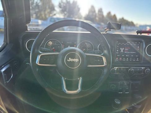 Used 2021 Jeep Gladiator Overland w/ Popular Equipment Package image 16