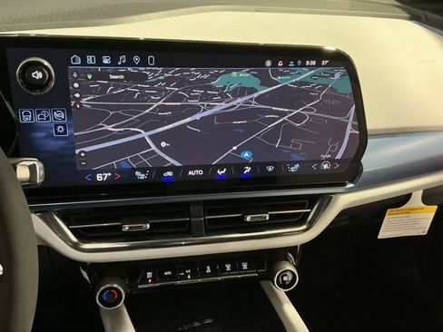 New 2026 Chevrolet Equinox EV LT image 28