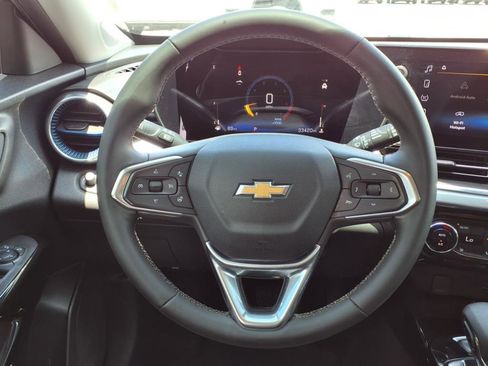 Certified 2024 Chevrolet Trax LT w/ Driver Confidence Package image 19