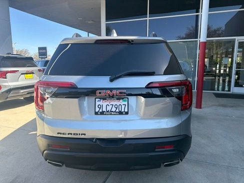 Used 2023 GMC Acadia SLE w/ Driver Convenience Package FWD image 7