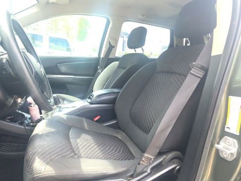 Used 2018 Dodge Journey SE image 6