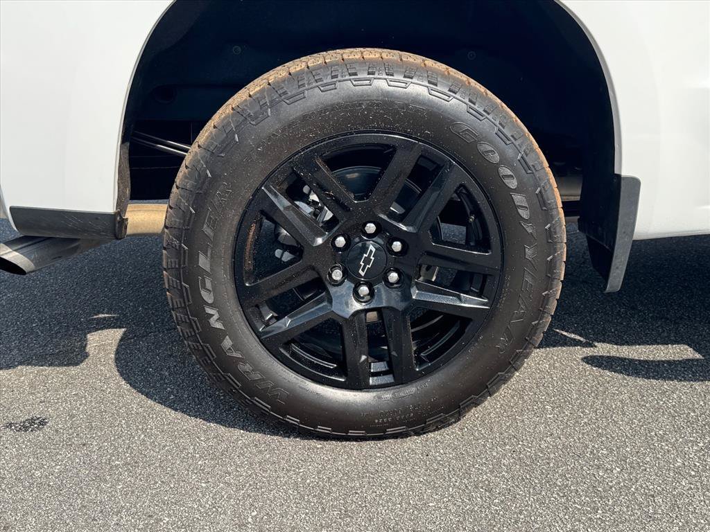 Used 2026 Chevrolet Silverado 1500 Custom w/ Turbomax Blackout Package AWD/4WD image 9
