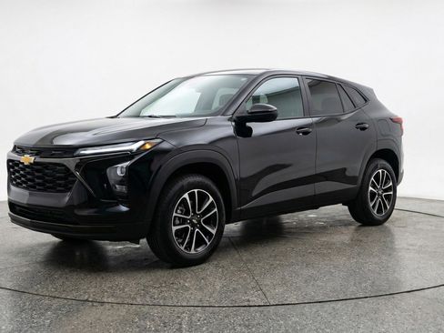 Used 2025 Chevrolet TrailBlazer LT image 3