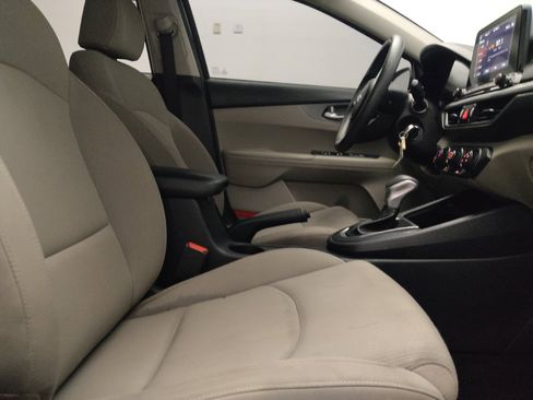 Used 2020 Kia Forte LXS FWD image 21