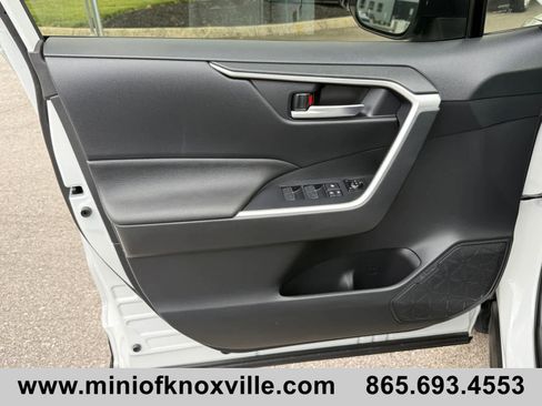 Used 2023 Toyota RAV4 SE AWD/4WD image 14