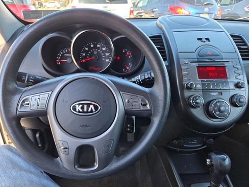 Used 2010 Kia Soul + image 14