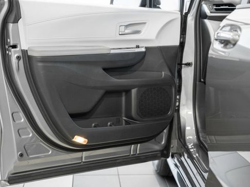 New 2026 Toyota Sienna XLE FWD image 41
