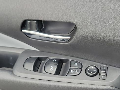 Certified 2023 Nissan Kicks SR w/ SR Premium Package FWD image 17