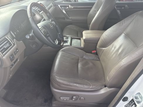 Used 2014 Lexus GX 460 image 11