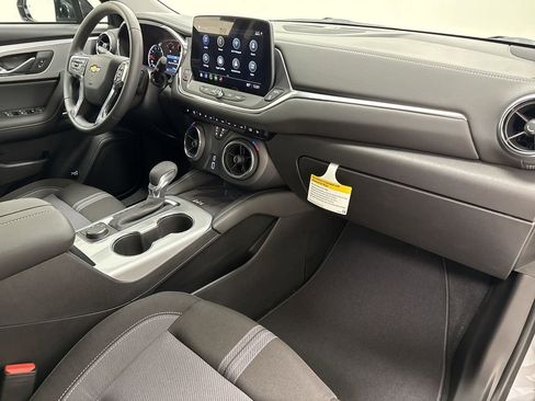 New 2025 Chevrolet Blazer LT w/ Convenience Package image 30