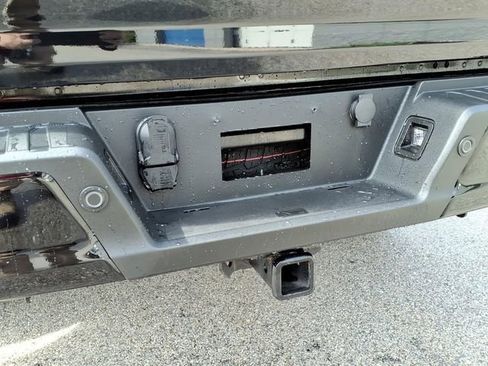 Used 2024 Ford F150 Lariat w/ Equipment Group 502A High AWD/4WD image 11