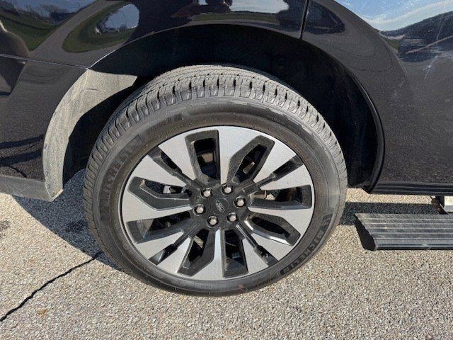 Used 2025 Ford Expedition Platinum w/ Driver's Package AWD/4WD image 44