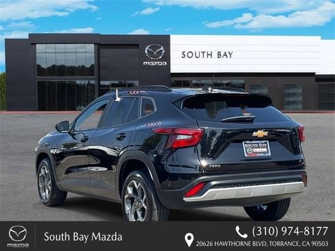 Used 2024 Chevrolet Trax LT image 4