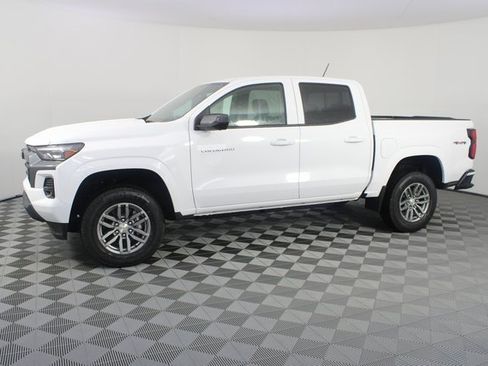 New 2026 Chevrolet Colorado LT image 2