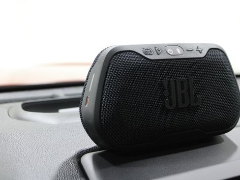 Used 2025 Toyota Tacoma TRD Off-Road w/ TRD Off Road Upgrade Package image 31