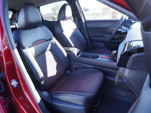 Used 2025 Nissan Kicks SR FWD image 12