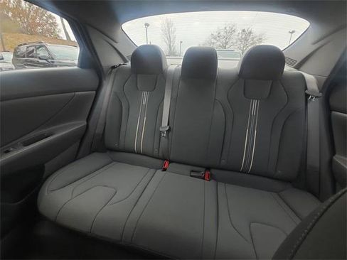 Certified 2023 Hyundai Elantra SEL w/ Convenience Package image 22