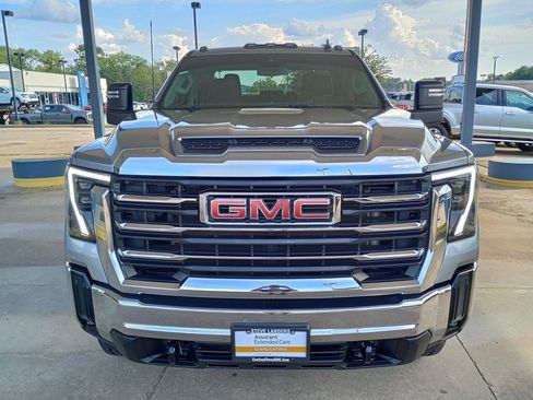Used 2024 GMC Sierra 2500 SLE w/ SLE Convenience Package AWD/4WD image 8