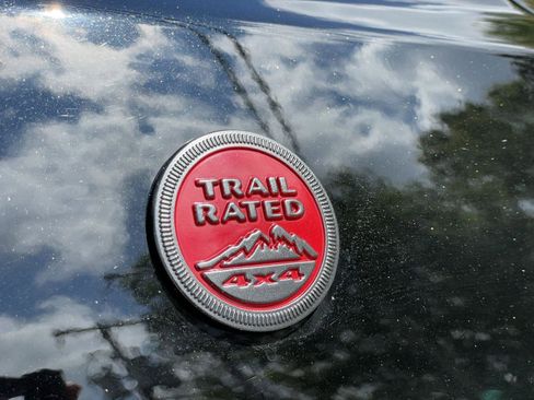 Used 2025 Jeep Compass Trailhawk w/ Trailhawk Elite Group image 51