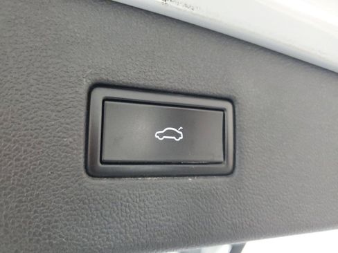 Used 2019 Volkswagen Tiguan S AWD/4WD image 10
