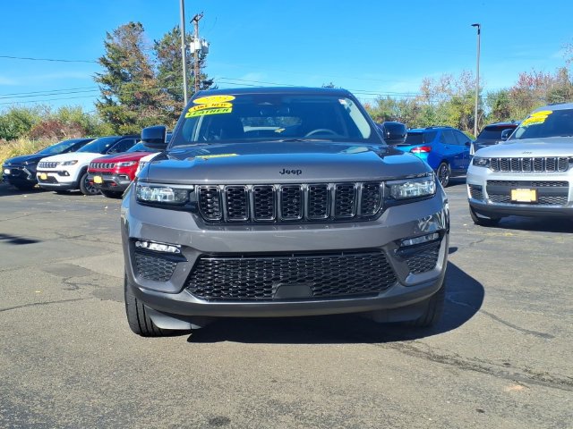 Certified 2023 Jeep Grand Cherokee Limited w/ Black Appearance Package AWD/4WD image 2