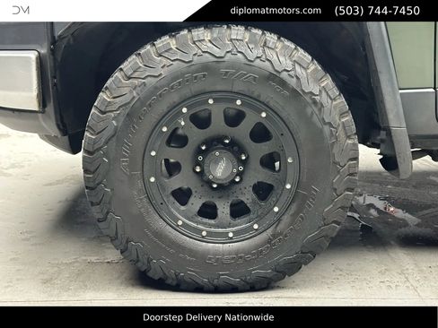 Used 2014 Toyota FJ Cruiser 4WD image 33