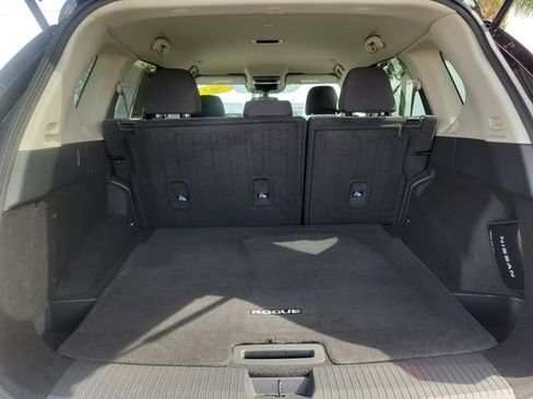Used 2023 Nissan Rogue SV FWD image 8