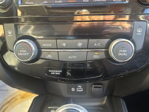 Used 2019 Nissan Rogue Sport SL w/ Premium Package image 15