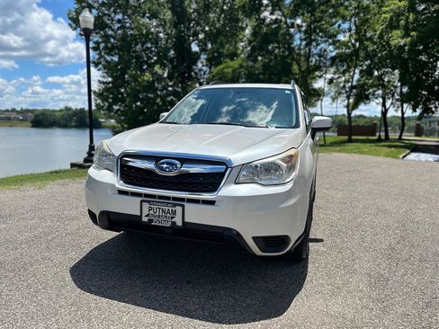 Used 2014 Subaru Forester 2.5i Premium w/ Popular Package #2 AWD/4WD image 3