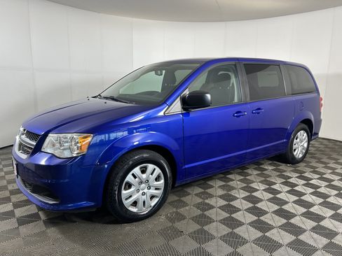 Used 2018 Dodge Grand Caravan SE w/ UConnect Hands-Free Group FWD image 1