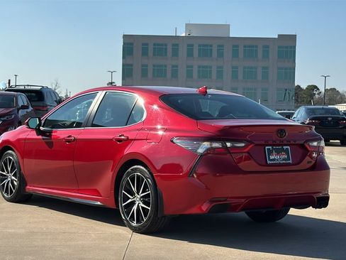 Used 2023 Toyota Camry SE image 7