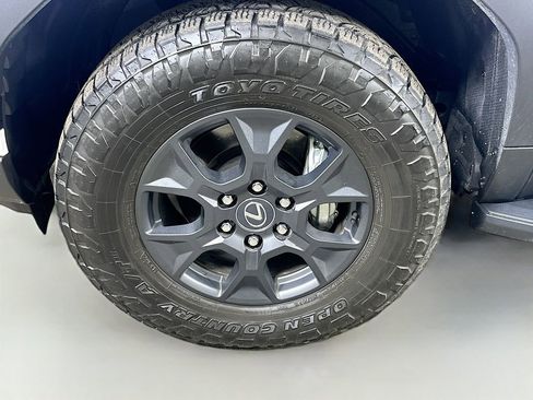 Used 2024 Lexus GX 550 image 8