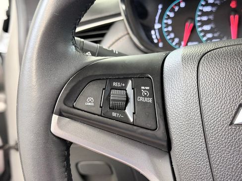 Used 2020 Chevrolet Trax LT w/ LT Convenience Package FWD image 39