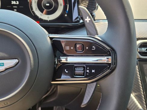 New 2025 Aston Martin Vanquish image 37