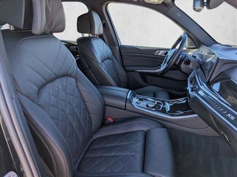 Used 2024 BMW X5 xDrive50e image 22