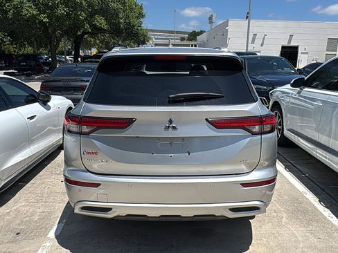 Used 2023 Mitsubishi Outlander SEL FWD image 4