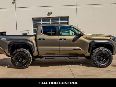 Used 2025 Toyota Tacoma TRD Off-Road w/ TRD Off Road Upgrade Package image 11