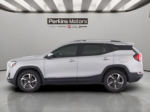 Used 2019 GMC Terrain SLT FWD image 2