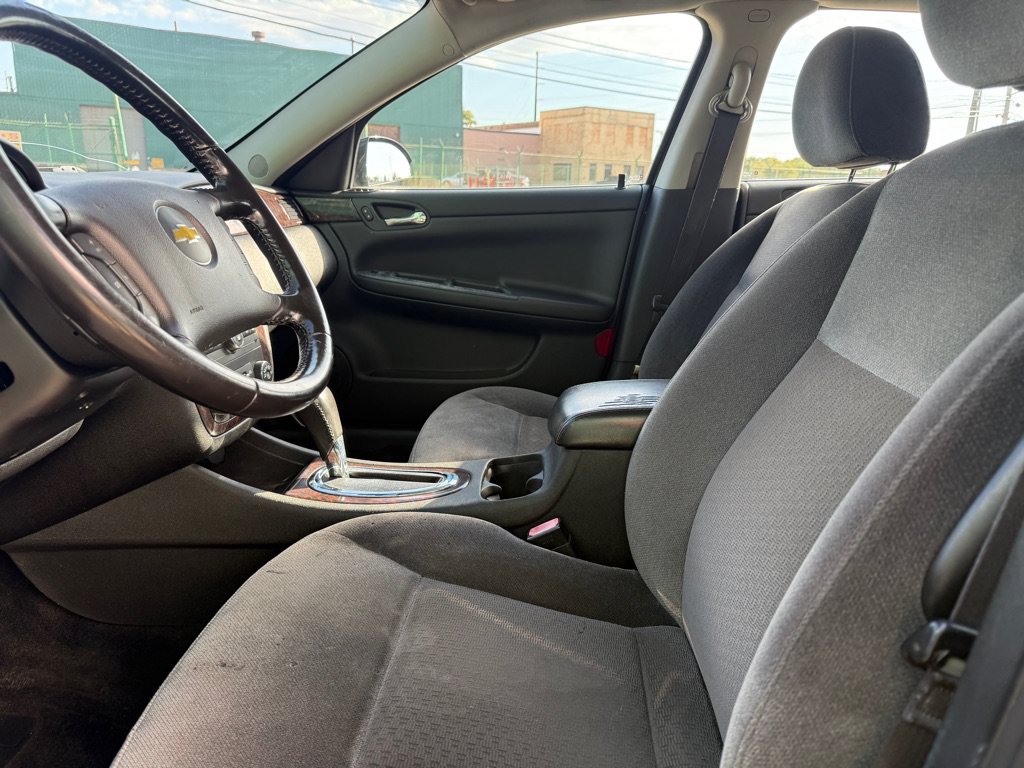 Used 2013 Chevrolet Impala LT FWD image 7