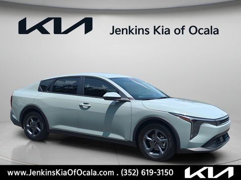New 2026 Kia K4 FWD image 2