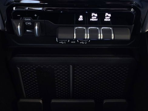 New 2026 RAM 1500 Laramie AWD/4WD image 10